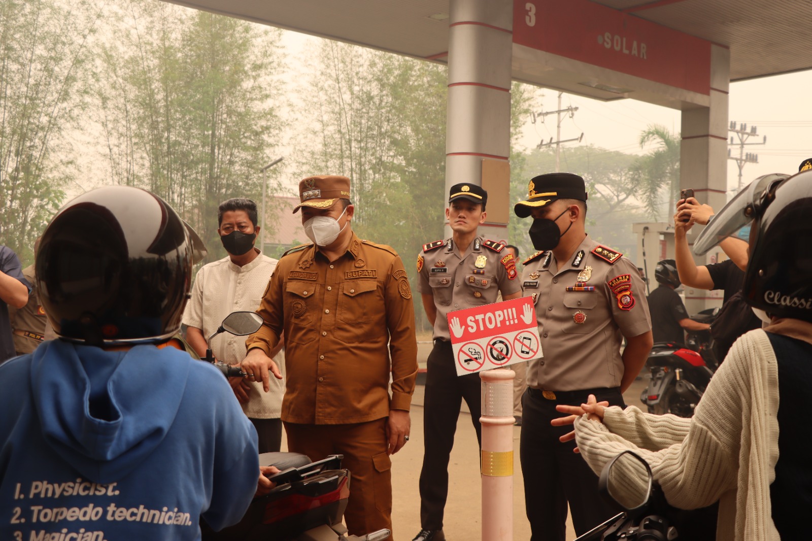 Pastikan Pelayanan dan Ketersediaan BBM, Kapolres Ketapang Bersama Bupati Turun Langsung Cek SPBU
