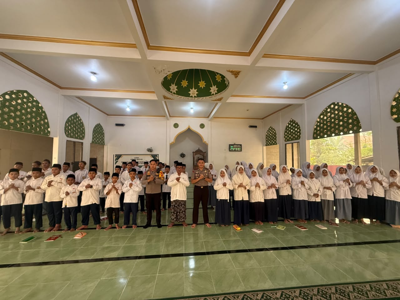 Tanamkan Nilai Disiplin dan Jauhi Narkoba, Wakapolres Ketapang Hadir dalam Program Polidik di Ponpes Nurul Qur’an